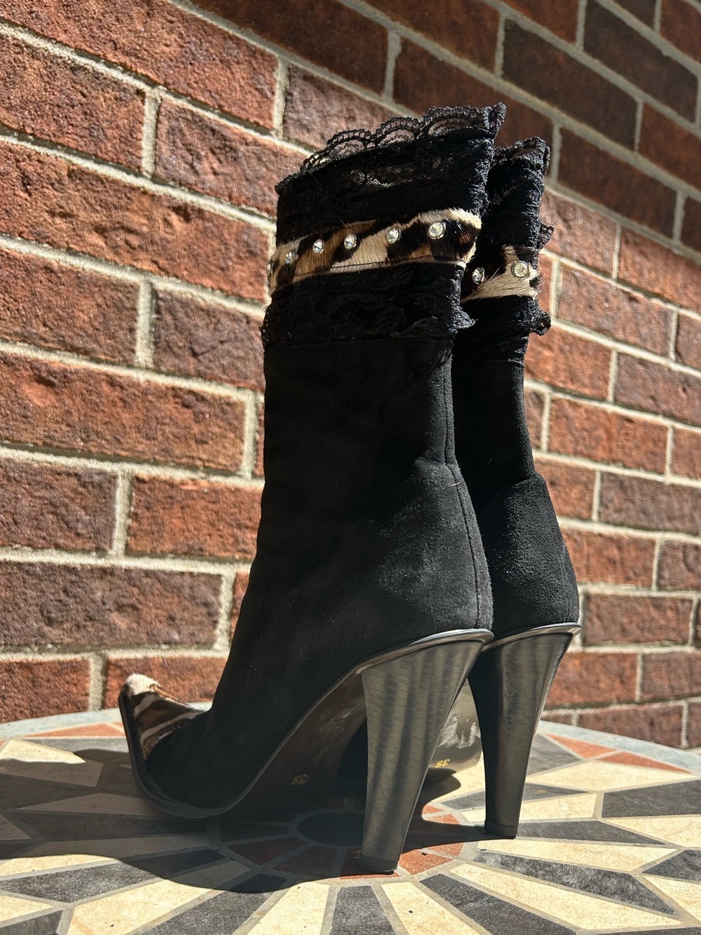 Suede leopard print fur heeled boots - Picture 3 of 16